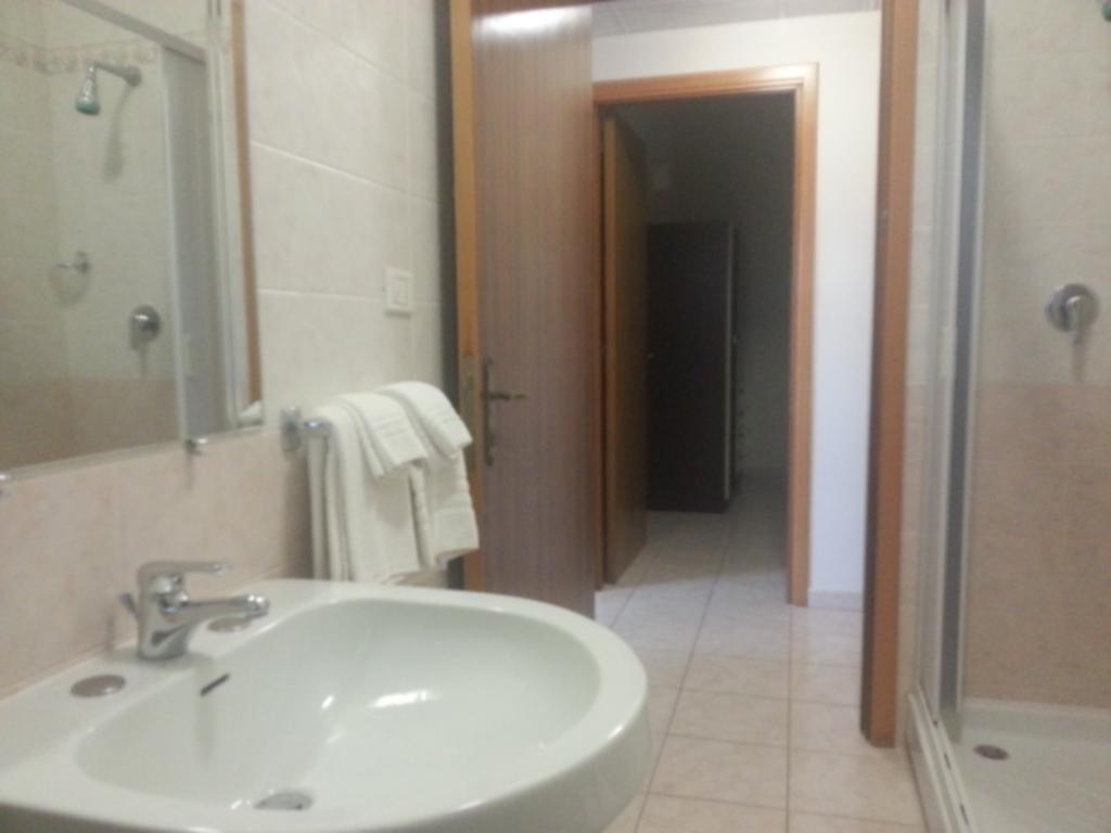 Aloha Park Hotel Кампомарино Стая снимка