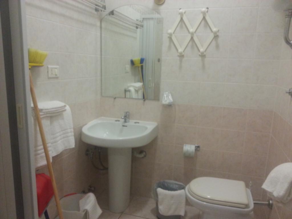 Aloha Park Hotel Кампомарино Стая снимка