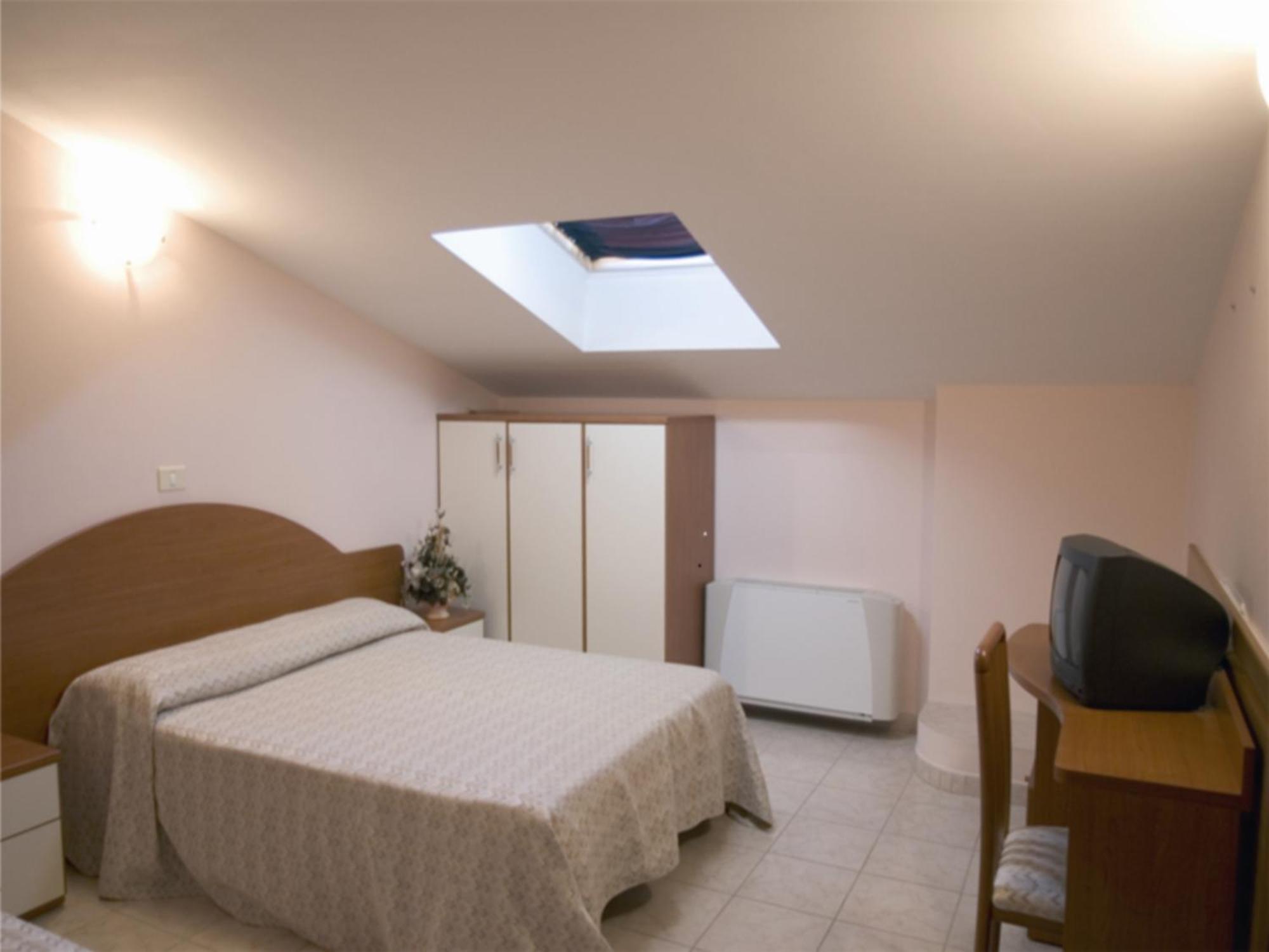 Aloha Park Hotel Кампомарино Екстериор снимка