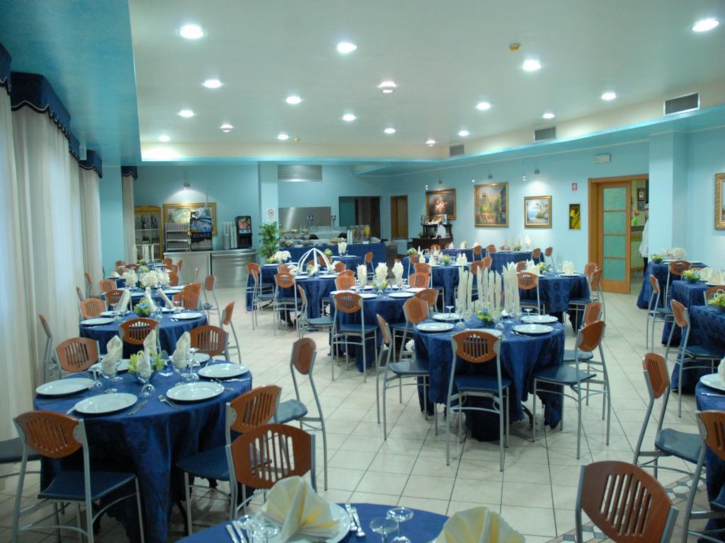 Aloha Park Hotel Кампомарино Екстериор снимка
