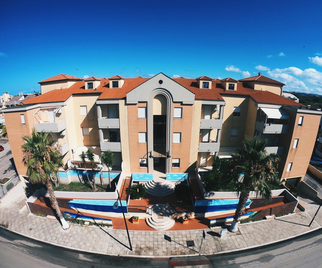 Aloha Park Hotel Кампомарино Екстериор снимка