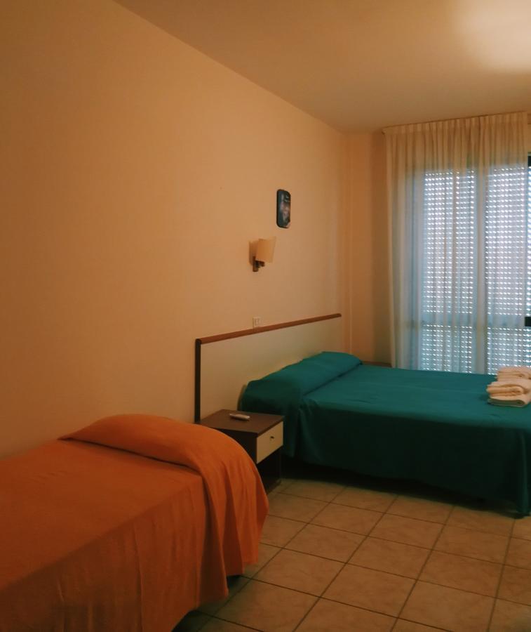 Aloha Park Hotel Кампомарино Екстериор снимка